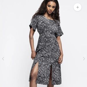 Disturbia Ophidia Snakes Print Open Back Midi Dress - Grey US ) NWT